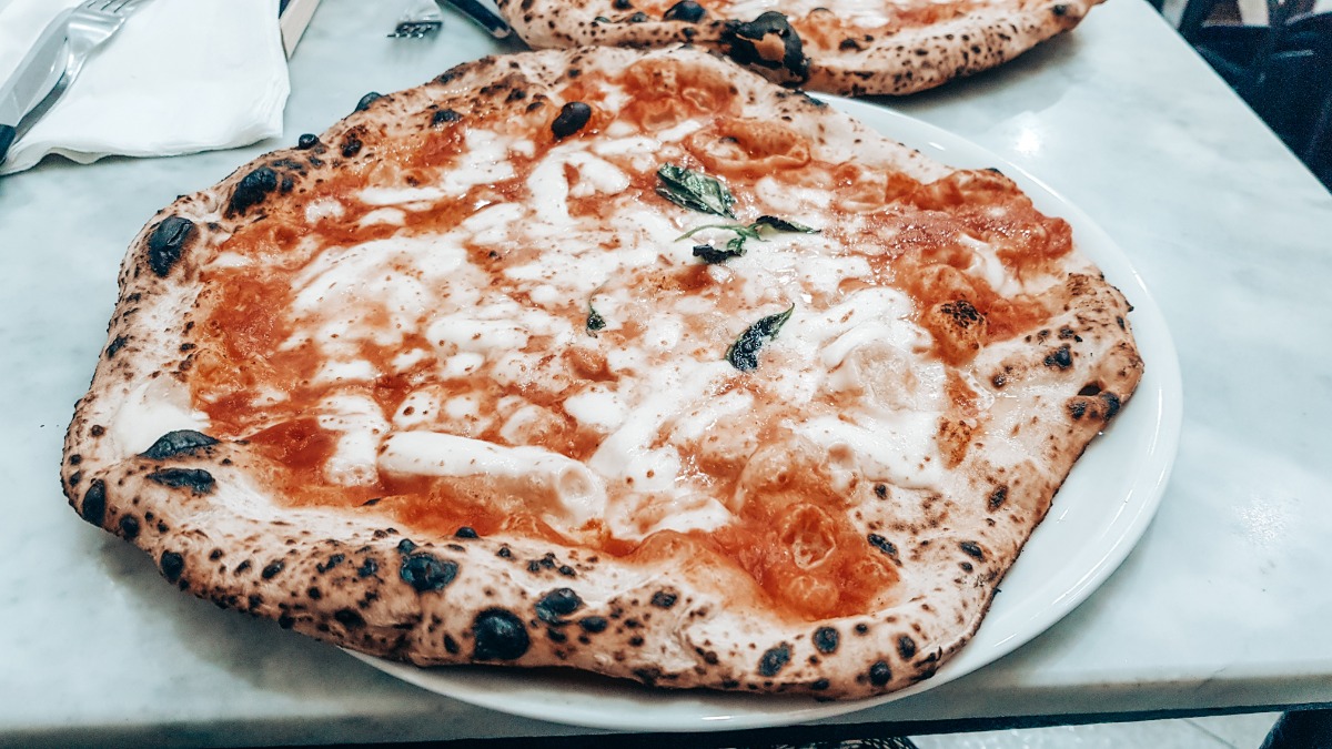 PIZZERIA DA MICHELE | De lekkerste pizza ter wereld eet je in… Napels!