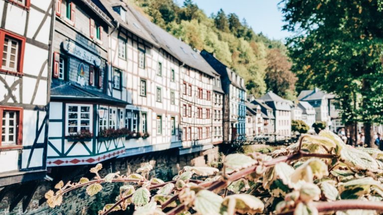 Monschau, Het Mooiste Plaatsje Van Duitsland | Kim Around The World